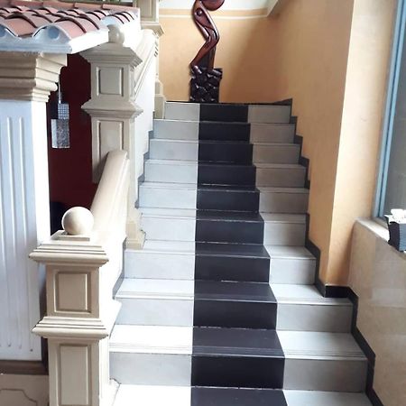 Hostal Zamorano Hotel Quito Exterior photo